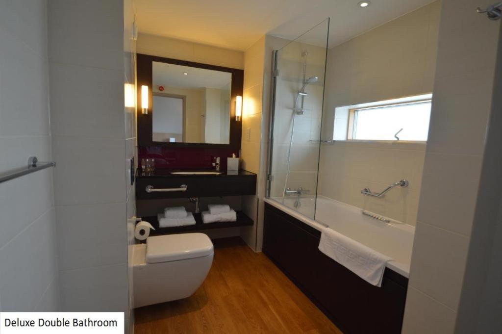 Lancaster Hotel photo