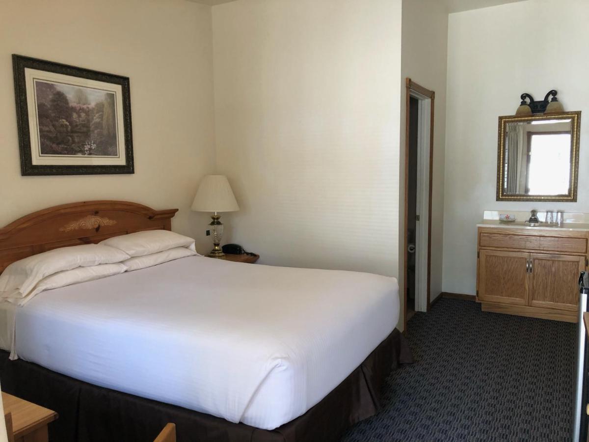 The Landmark Inn — photo 24