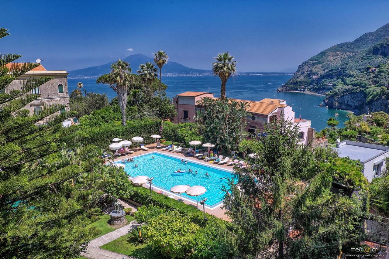 Aequa Hotel photo