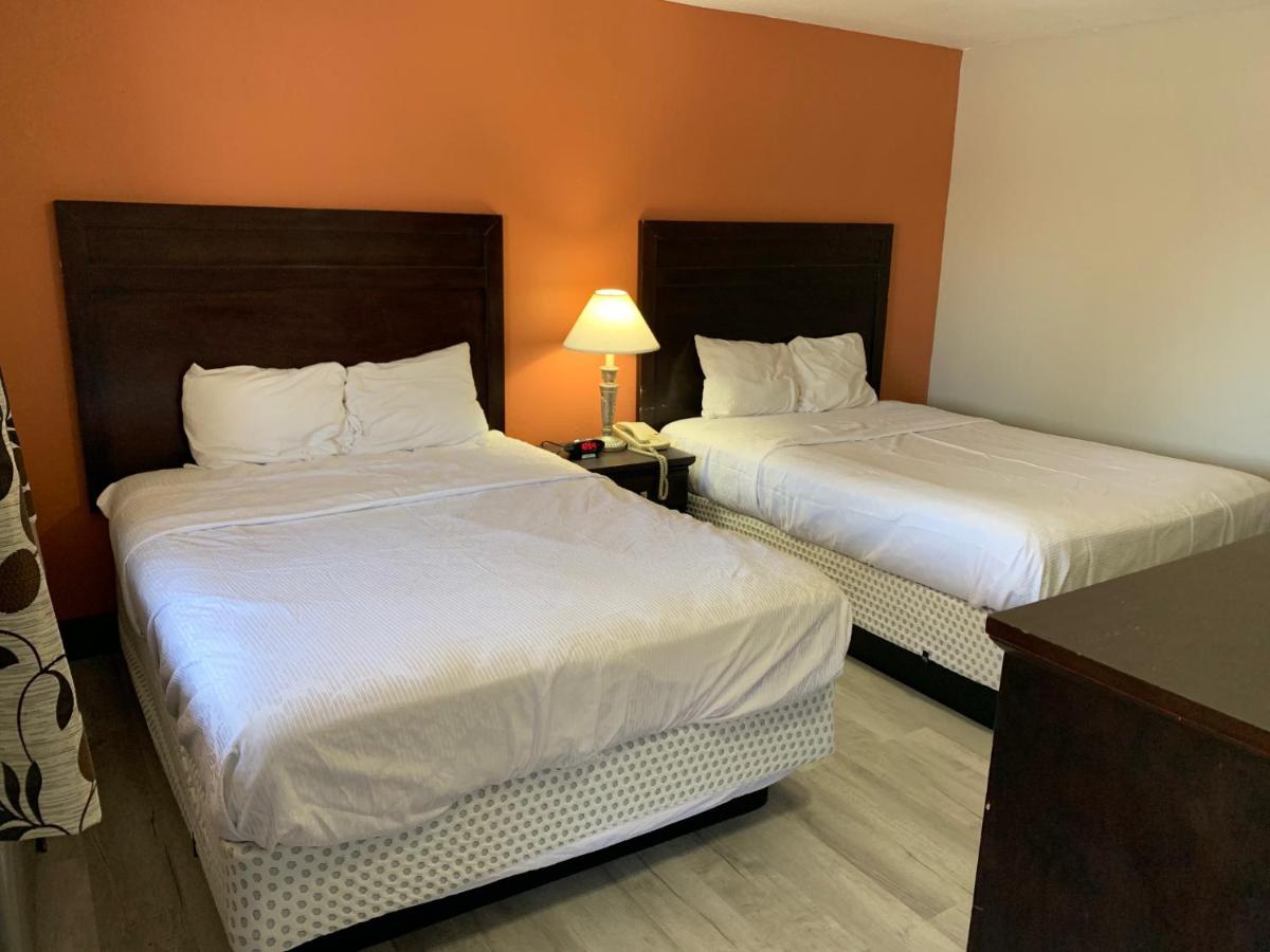 Image: Stadium View Inn