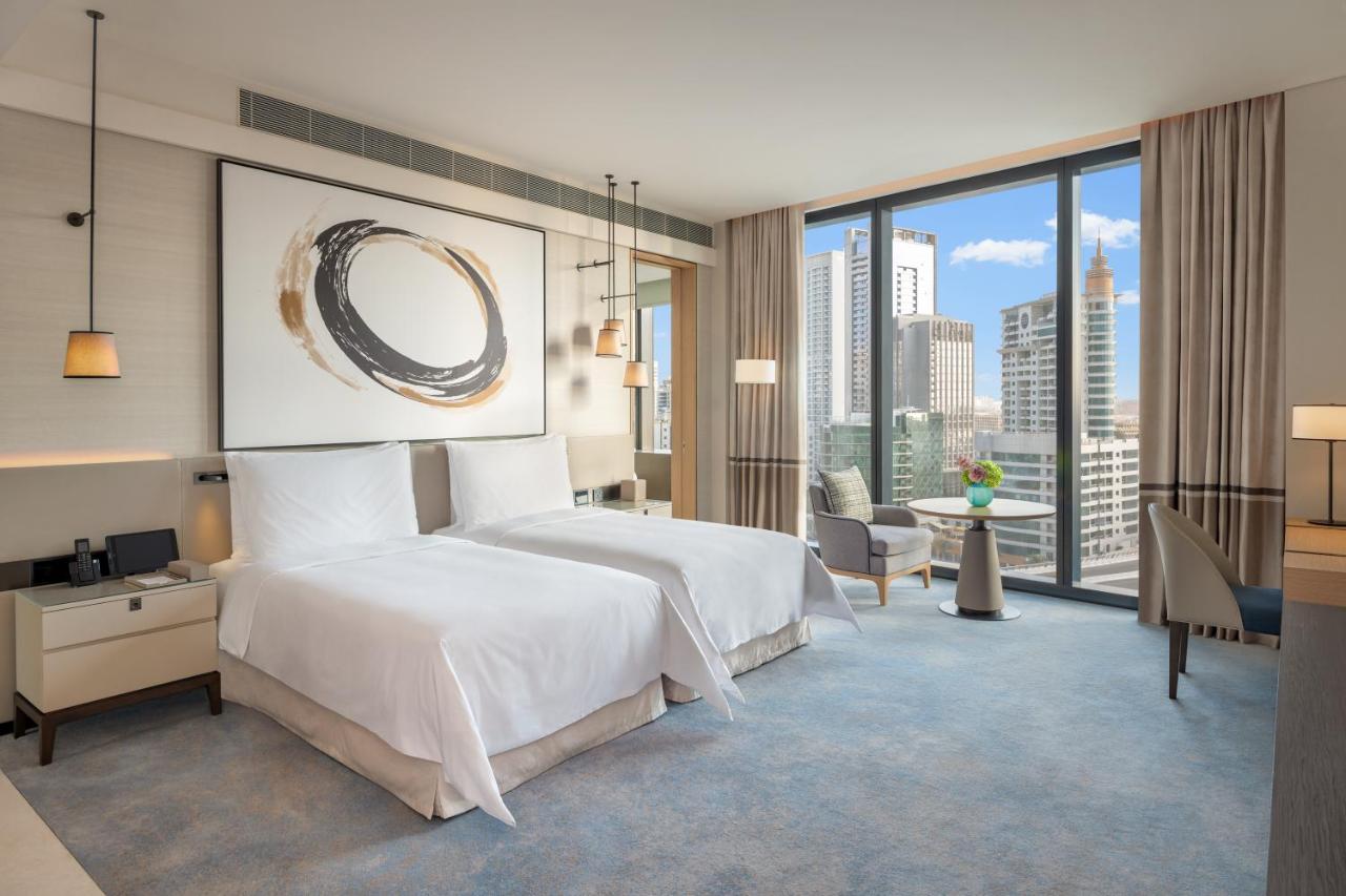 Deluxe Marina City View Room & World's Highest Infinity Pool Access