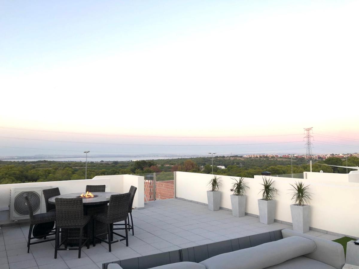 Luxury 4 bed private villa with option of heated pool in ...