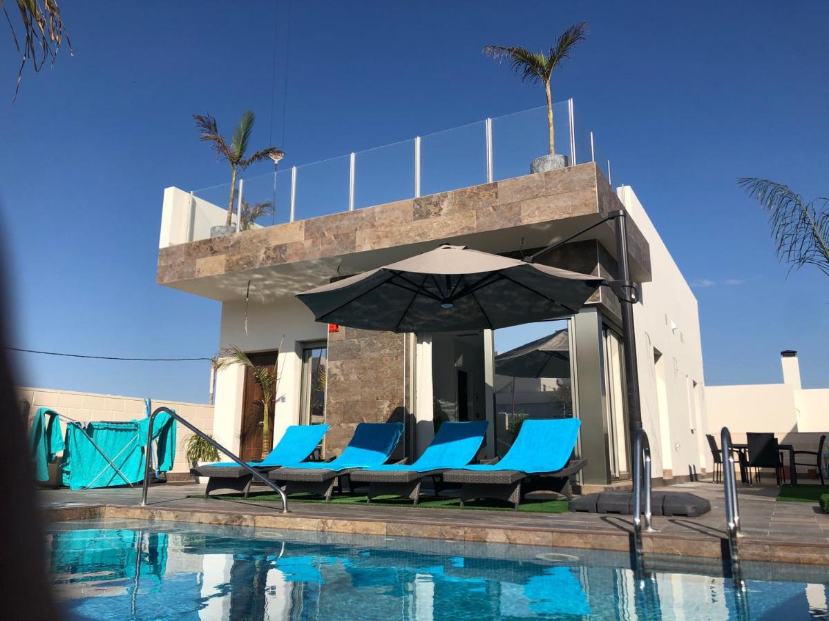 Luxury 4 bed private villa with option of heated pool in ...