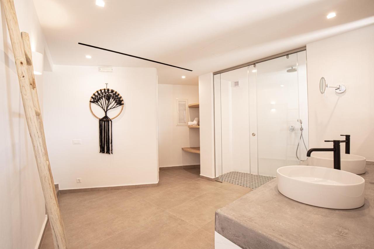 Ikies of Mykonos - 3