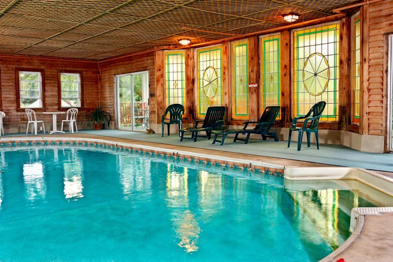 Heated swimming pool: Wilbraham Mansion