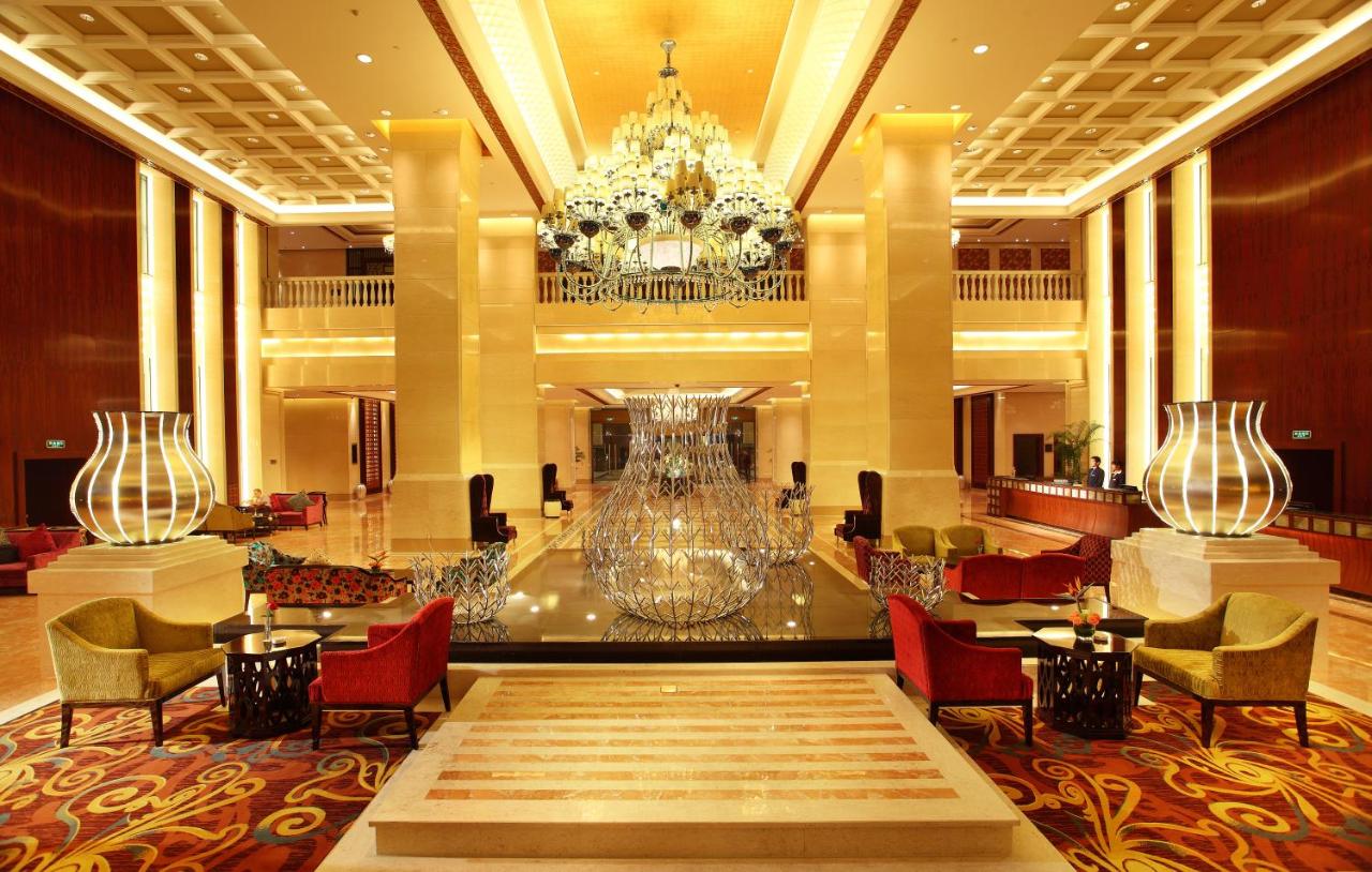 Wyndham Grand Plaza Royale Palace Chengdu photo