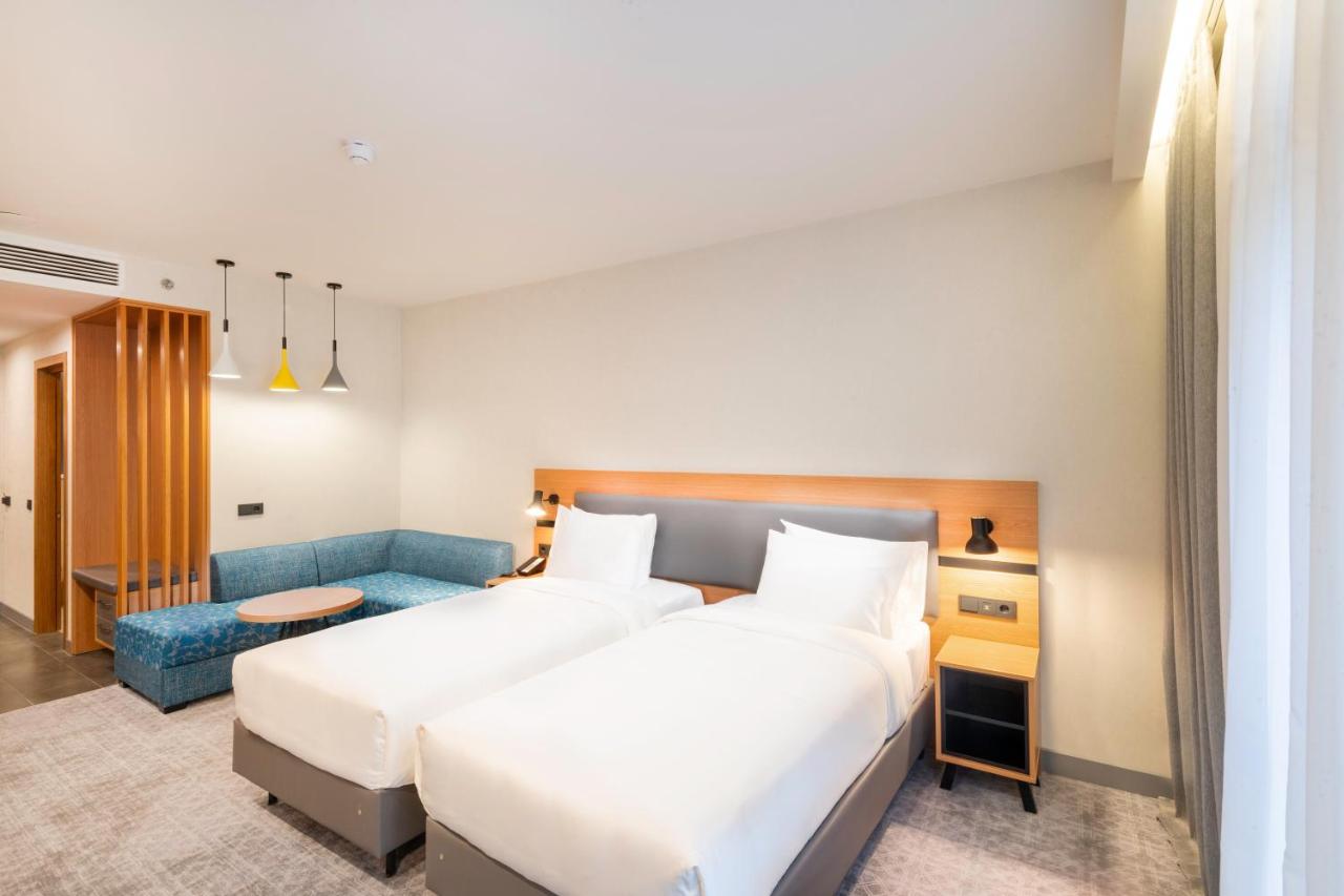Holiday Inn Yerevan - Republic Square, an IHG Hotel photo
