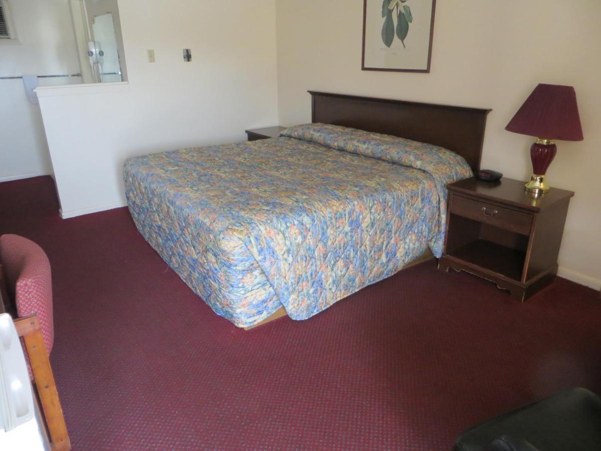 Traveler's Hotel — photo 17