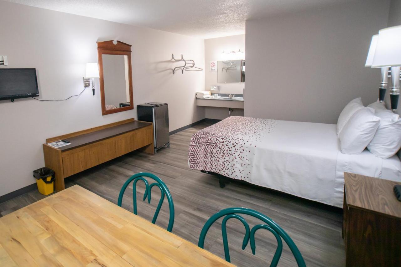 Arapahoe Motel — photo 9