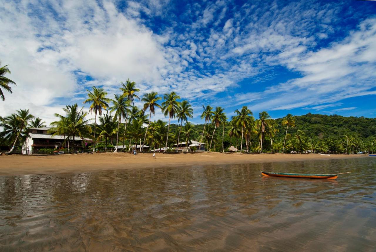 Beach: Playa de Oro Lodge
