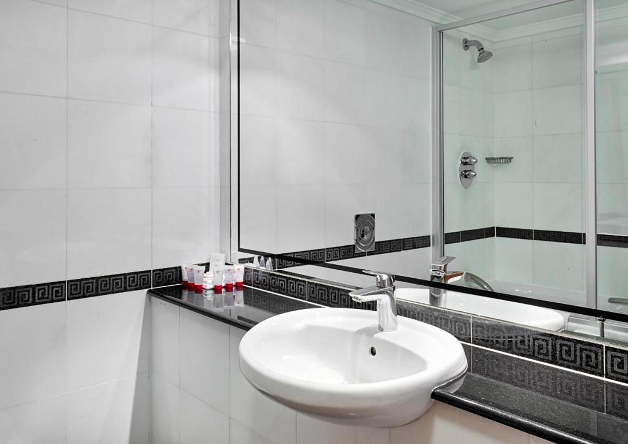 Leonardo Royal Hotel London City - Tower of London - 3