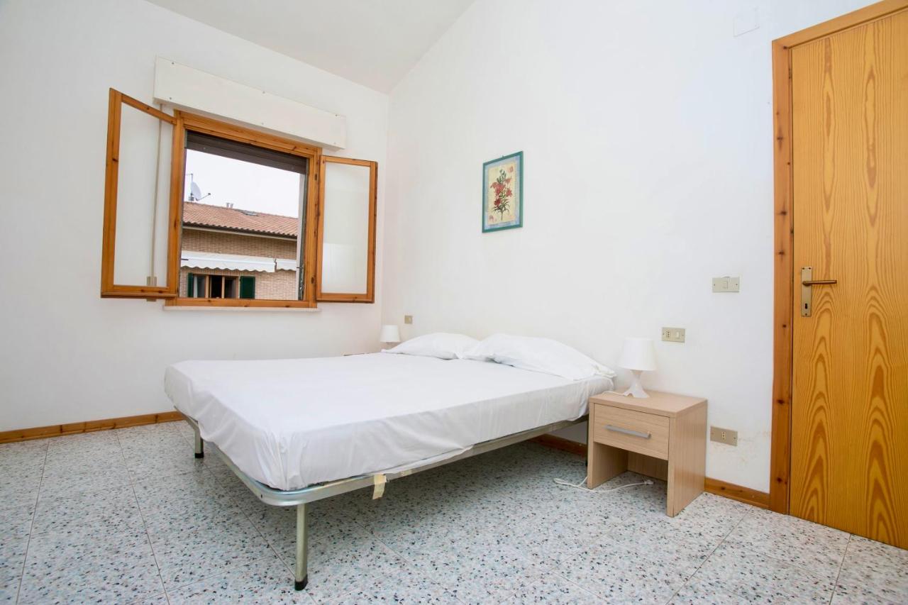 S76 - Sirolo, bilocale con terrazzo in centro photo