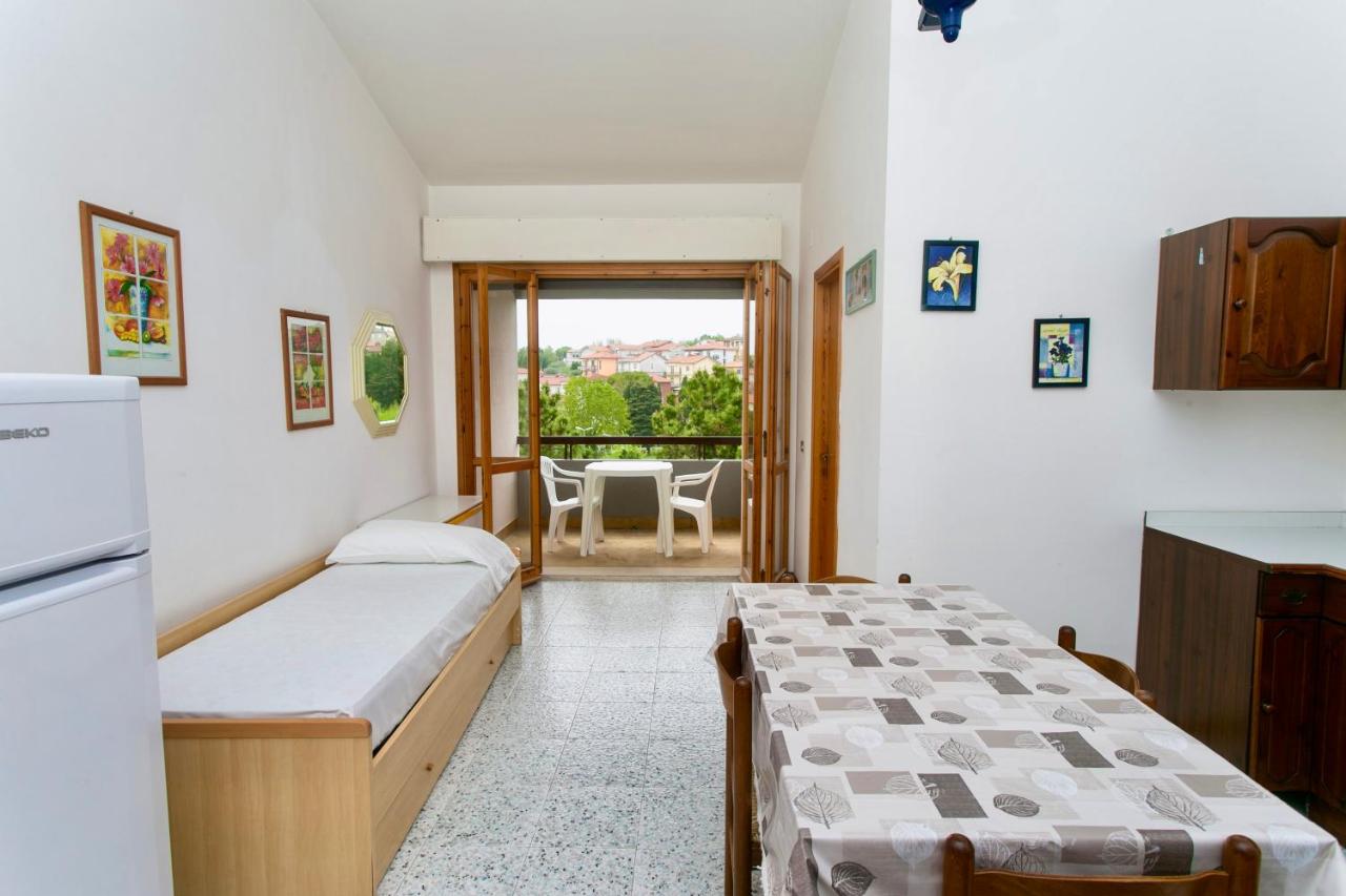 S76 - Sirolo, bilocale con terrazzo in centro photo