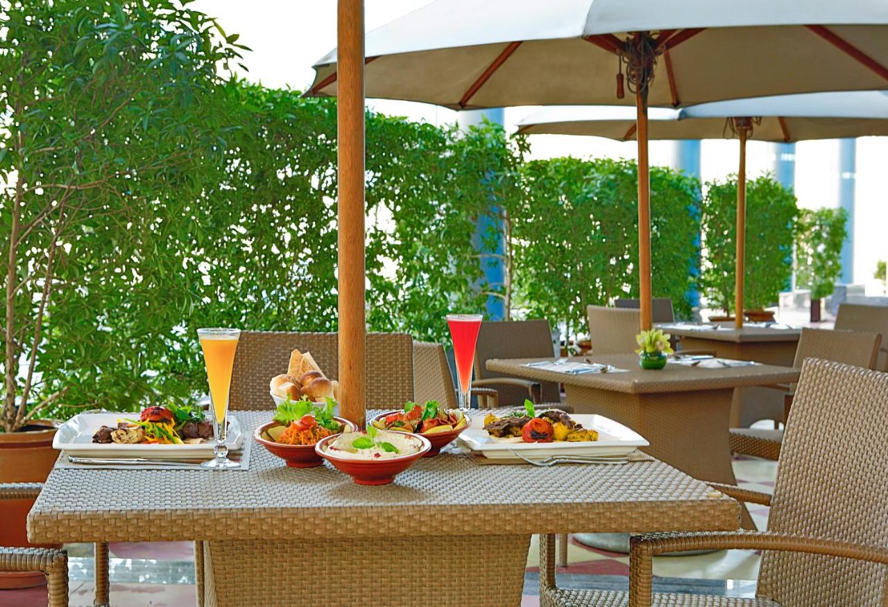 City Seasons Hotel Dubai photo
