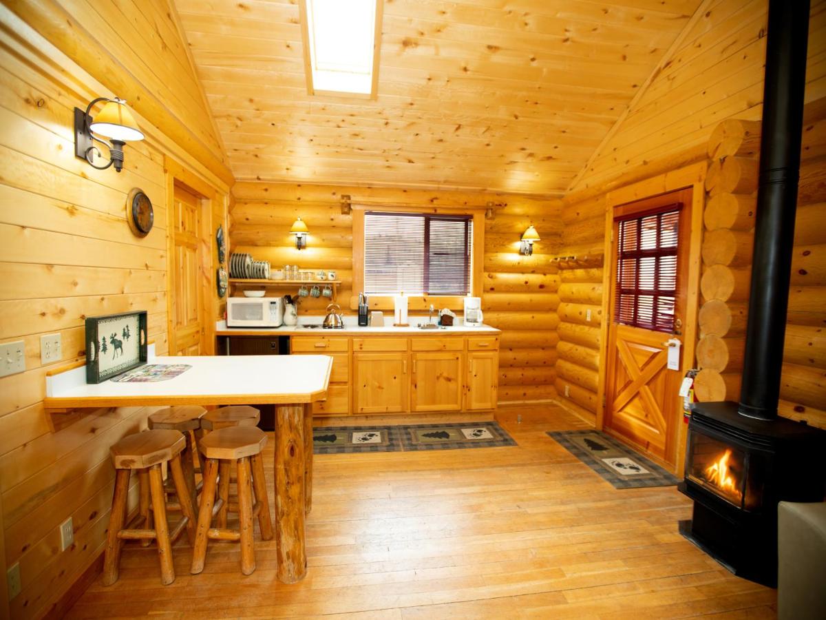 Beartooth Hideaway Inn & Cabins — photo 10