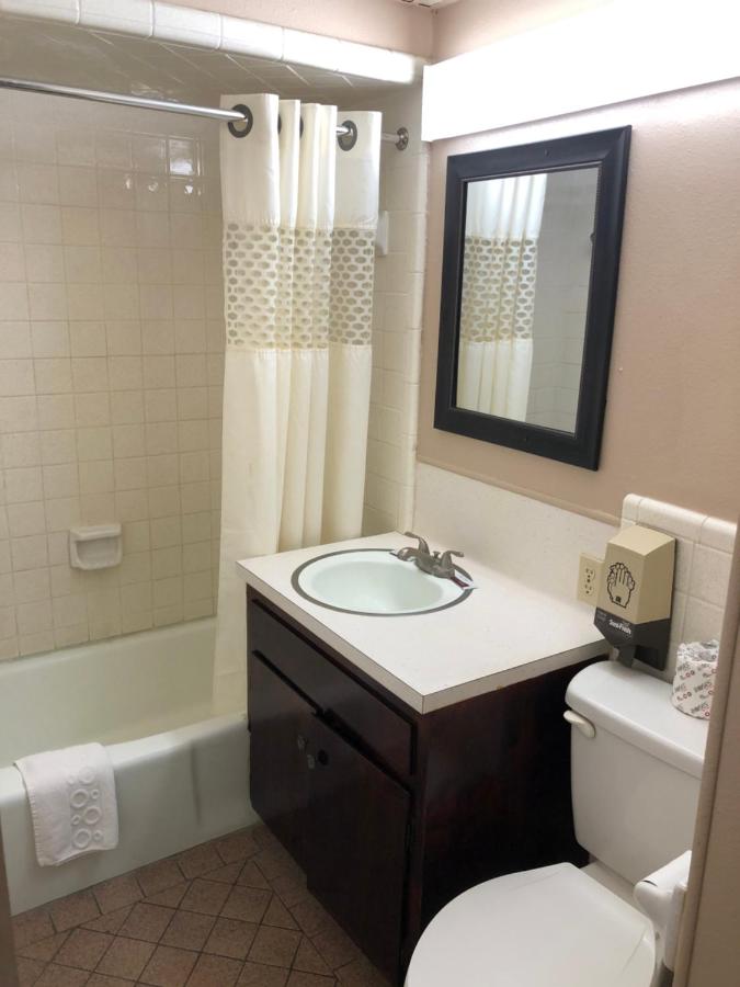 Budget Inn — photo 7