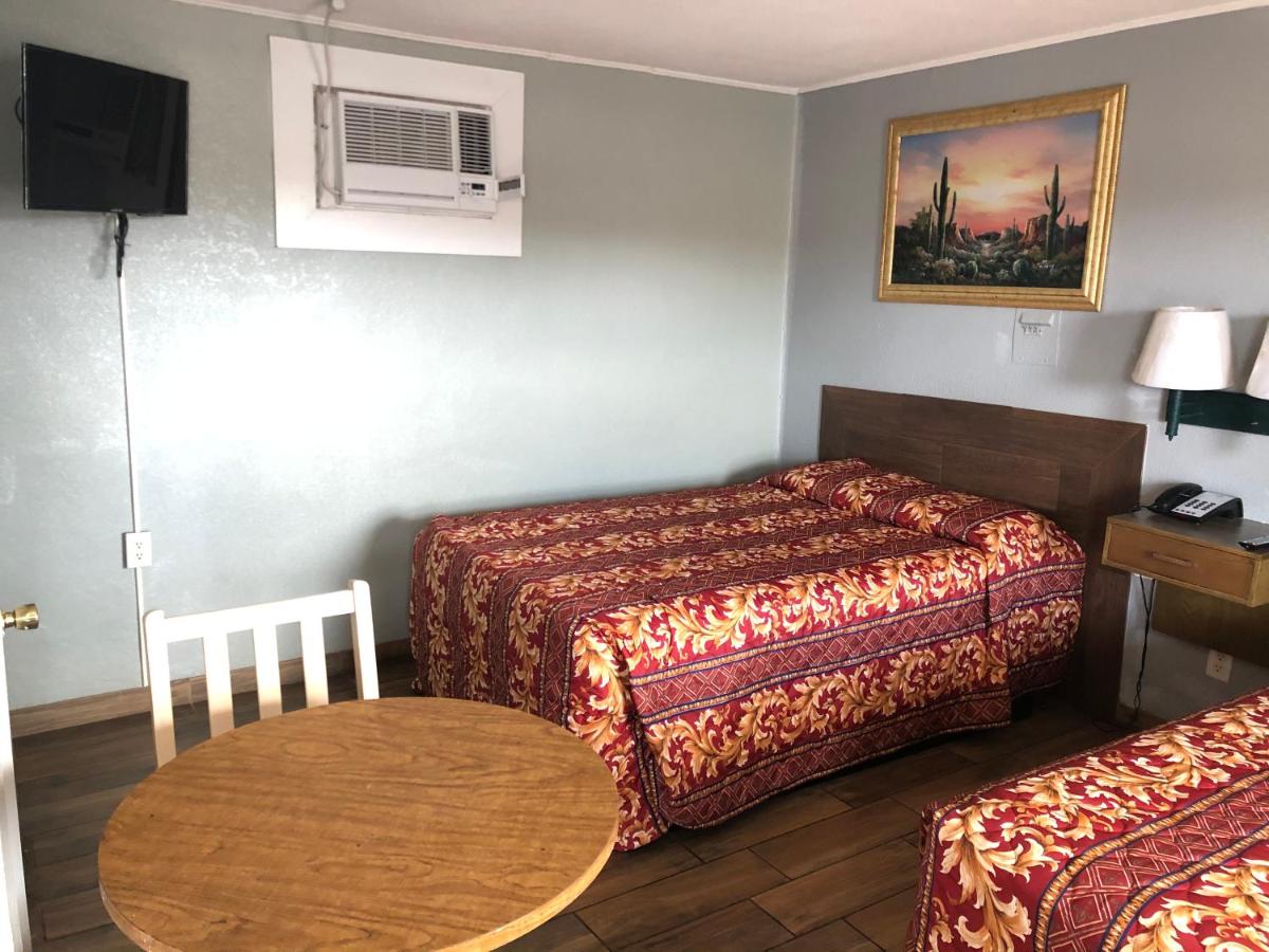 Budget Inn — photo 16