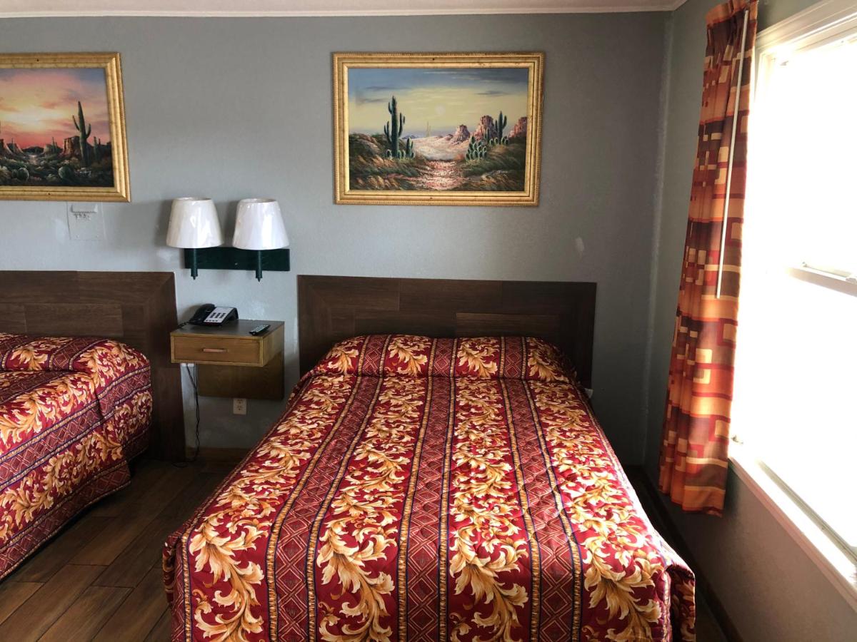Budget Inn — photo 17