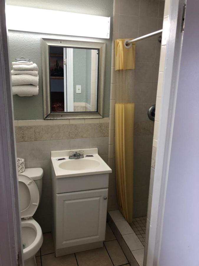 Budget Inn — photo 18