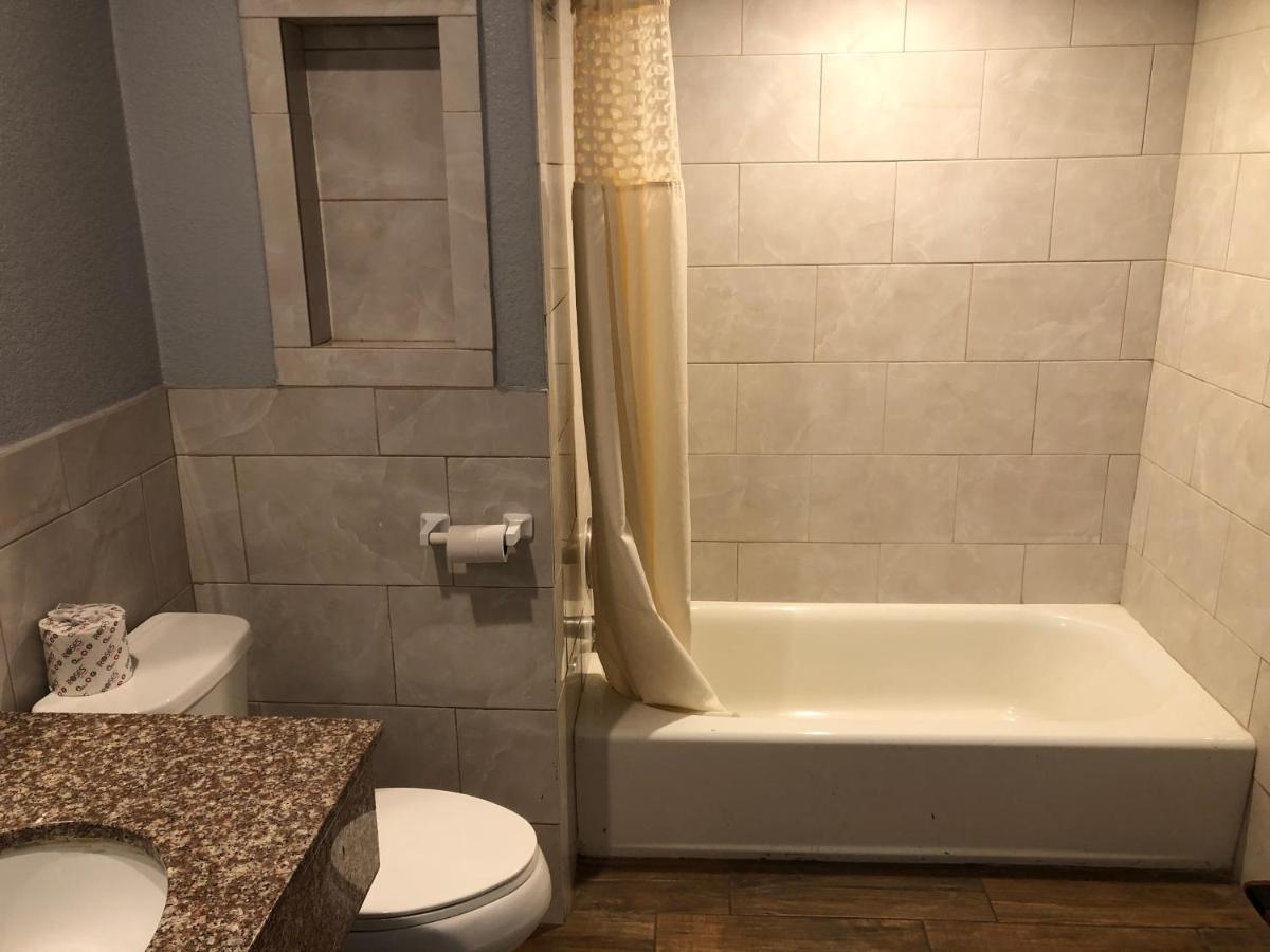 Budget Inn — photo 22