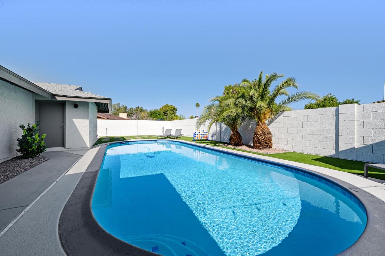 {{ hotelInfo.altText }}