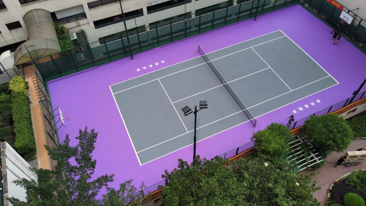 Tennis court: China Hotel