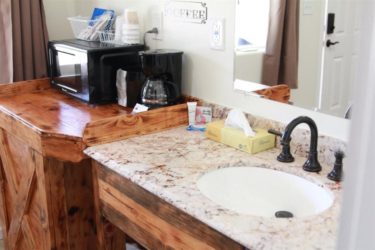 Hurricane Hideaway Lodging — photo 9