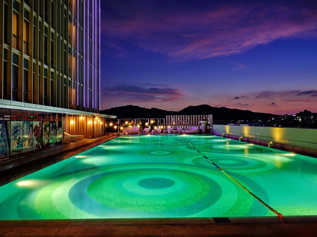 Holiday Inn Guangzhou South Lake, an IHG Hotel photo