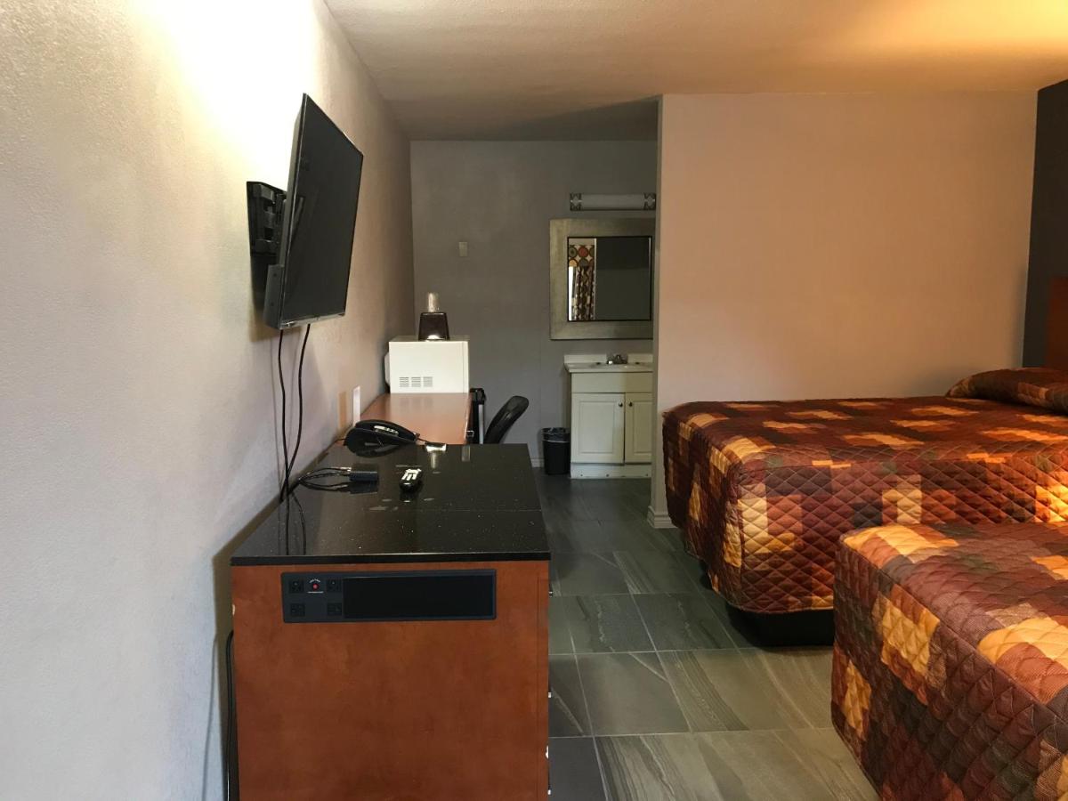 economy inn — photo 23