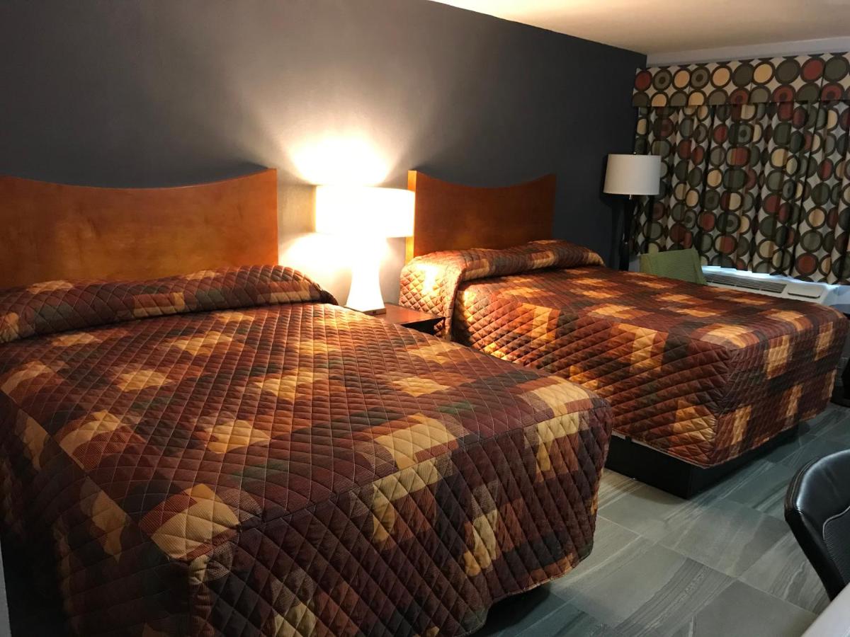 economy inn — photo 22