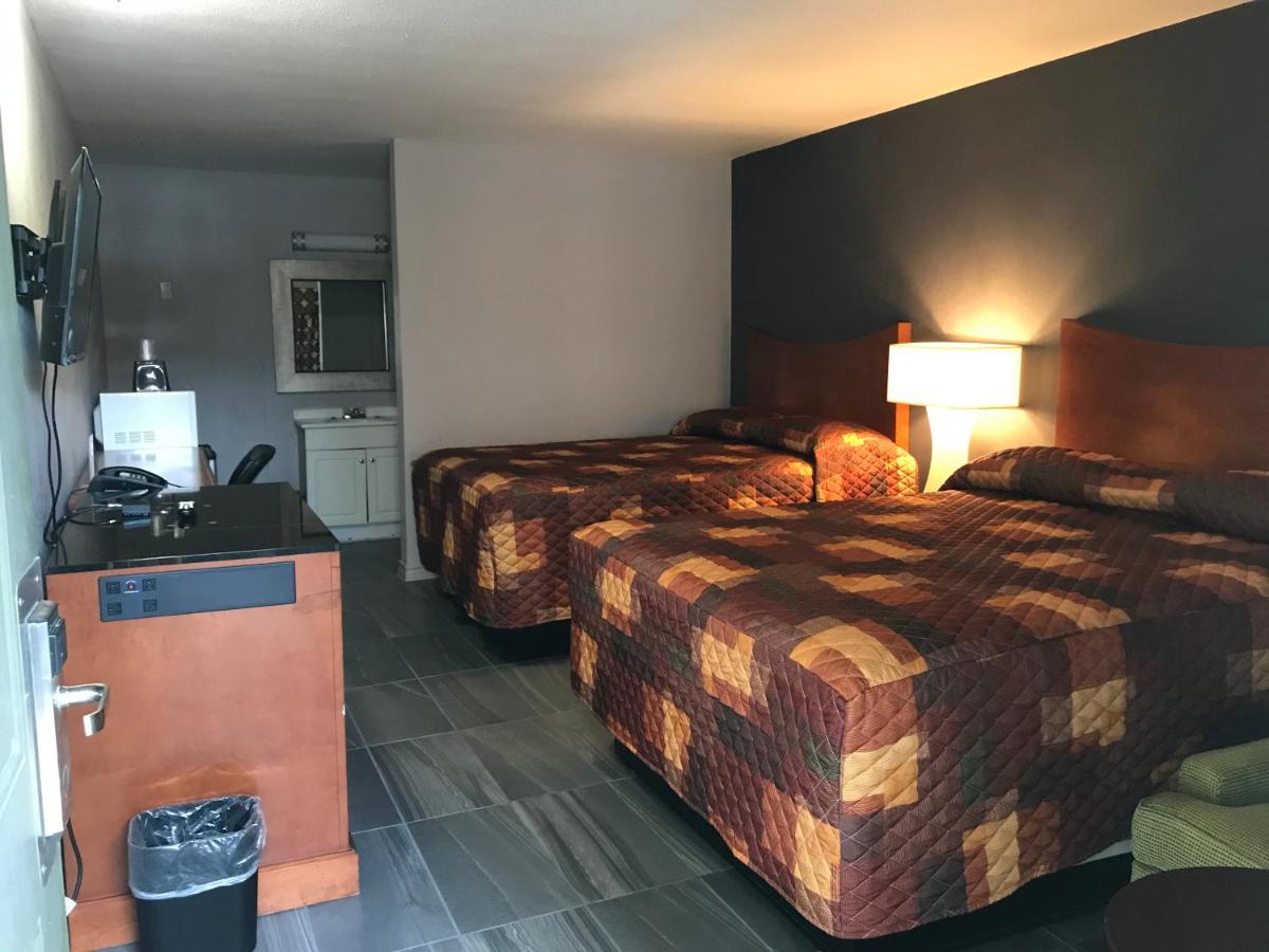 economy inn — photo 10