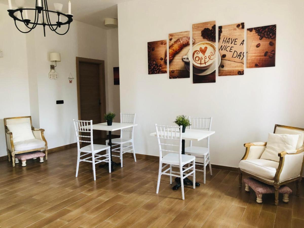 Zia Bi Bed and Breakfast - 3