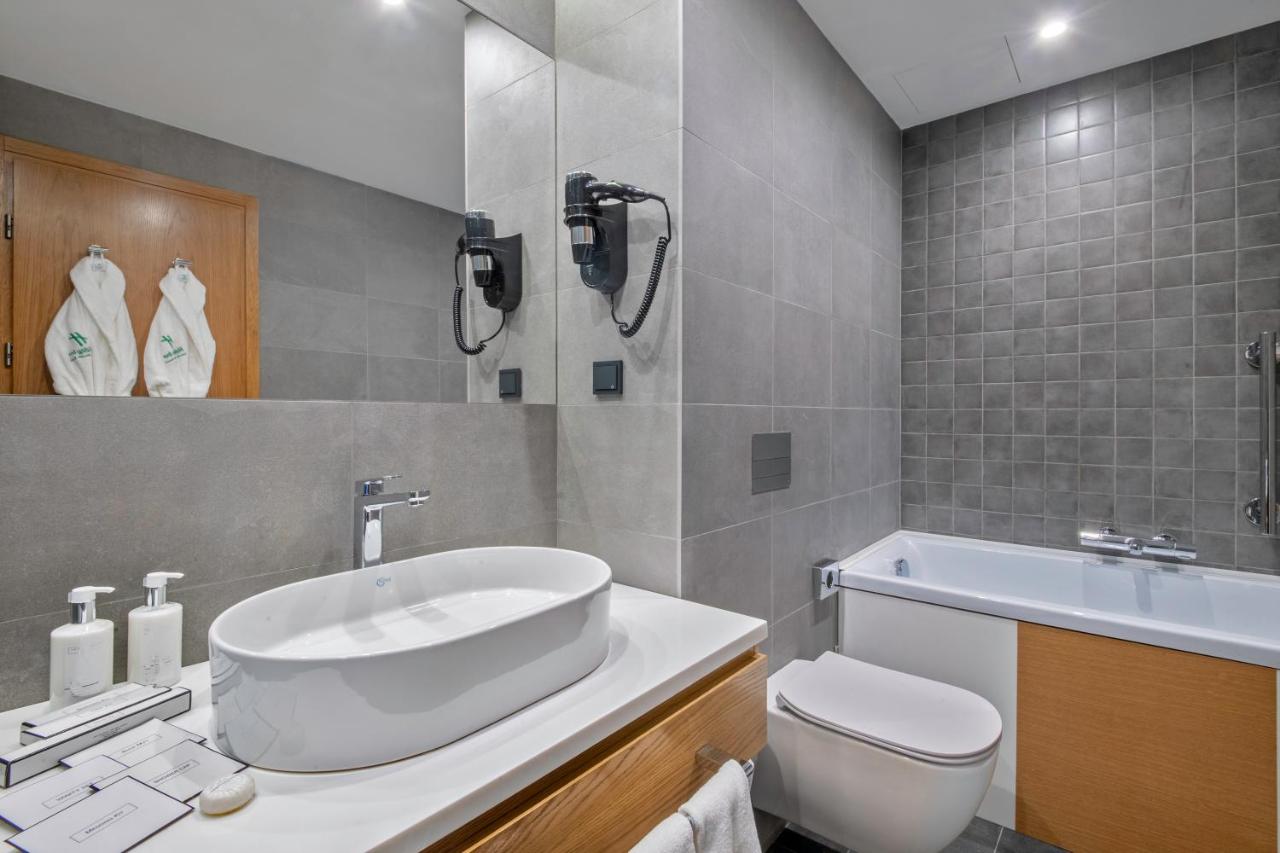 Holiday Inn Yerevan - Republic Square, an IHG Hotel photo