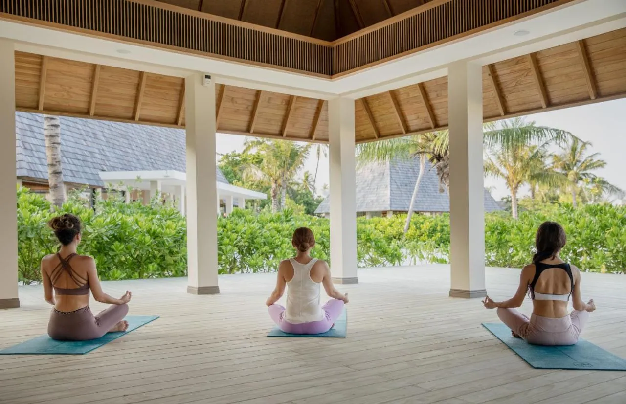 Kuda Villingili Resort Maldives, уроки йоги