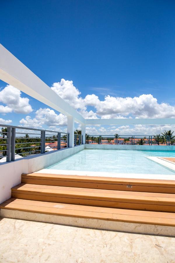 Rooftop swimming pool: Paraíso by Bella at Ducassi Suites