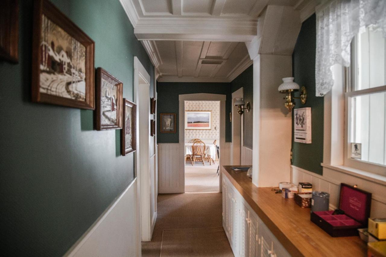 Deerfield Valley Inn - Mt Snow BnB Fireplace Rooms and Breakfast — photo 23