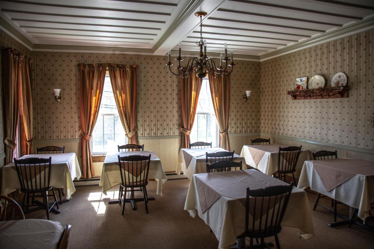 Deerfield Valley Inn - Mt Snow BnB Fireplace Rooms and Breakfast — photo 4