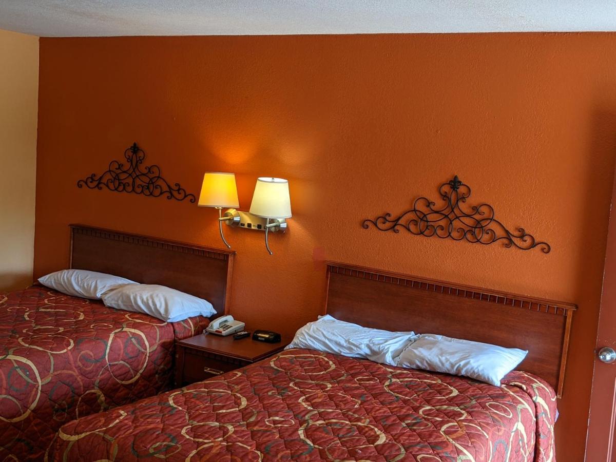 Budget Inn — photo 19