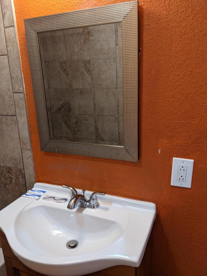 Budget Inn — photo 22