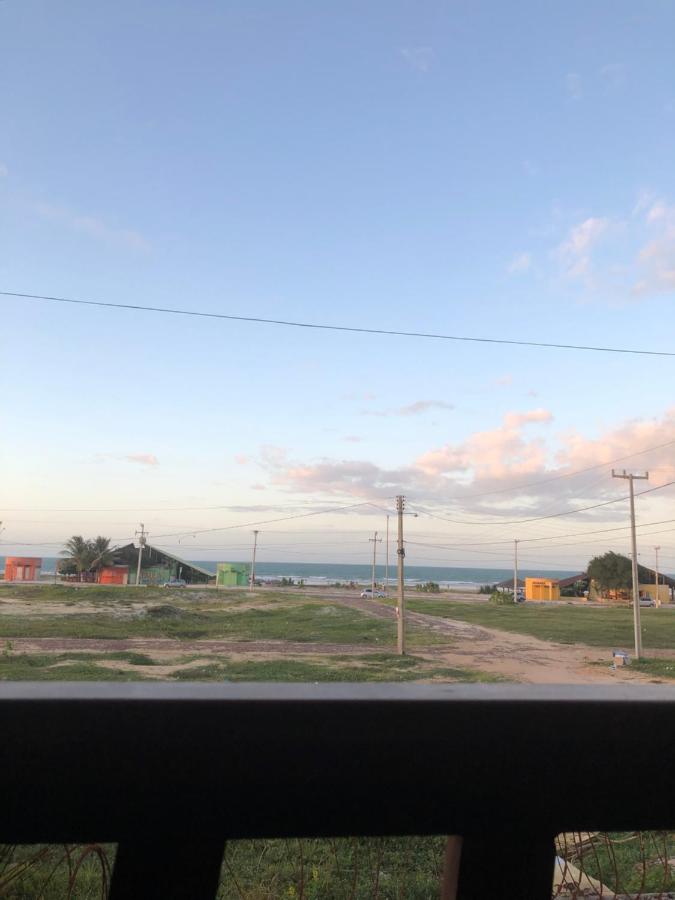 Casa na praia com vista para o mar photo