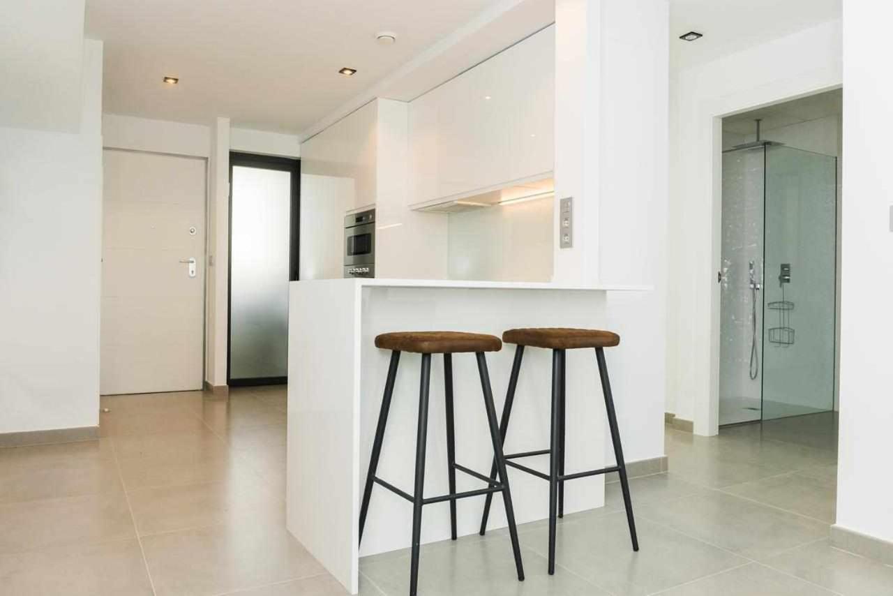 Marine and Chrome Sea View Apartment กราน อาลากันต์ - อัปเดต ...
