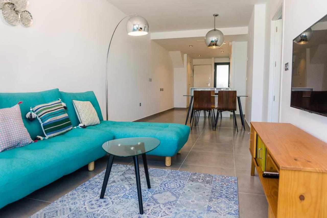 Marine and Chrome Sea View Apartment กราน อาลากันต์ - อัปเดต ...