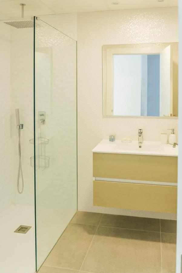 Marine and Chrome Sea View Apartment กราน อาลากันต์ - อัปเดต ...