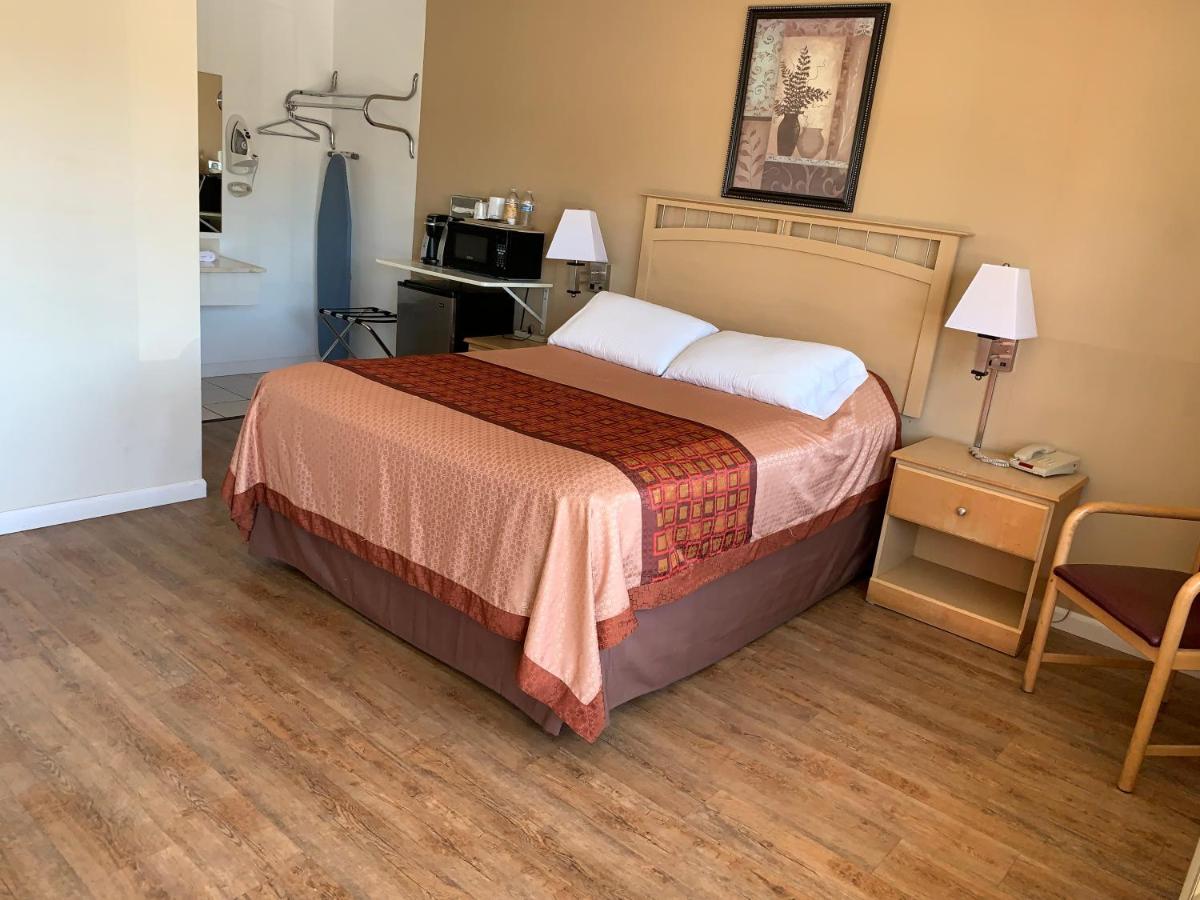 Redwood Inn — photo 19