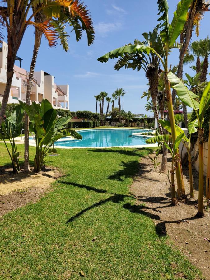 BAJO en PRIMERA LÍNEA de VERA-PLAYA con piscina privada ...