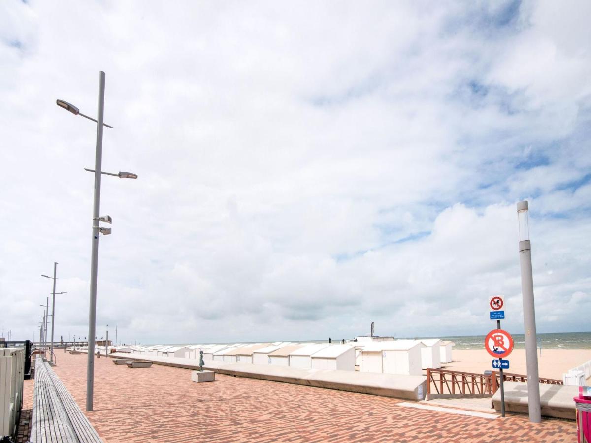 Snug Apartment in Wenduine close to Sea photo