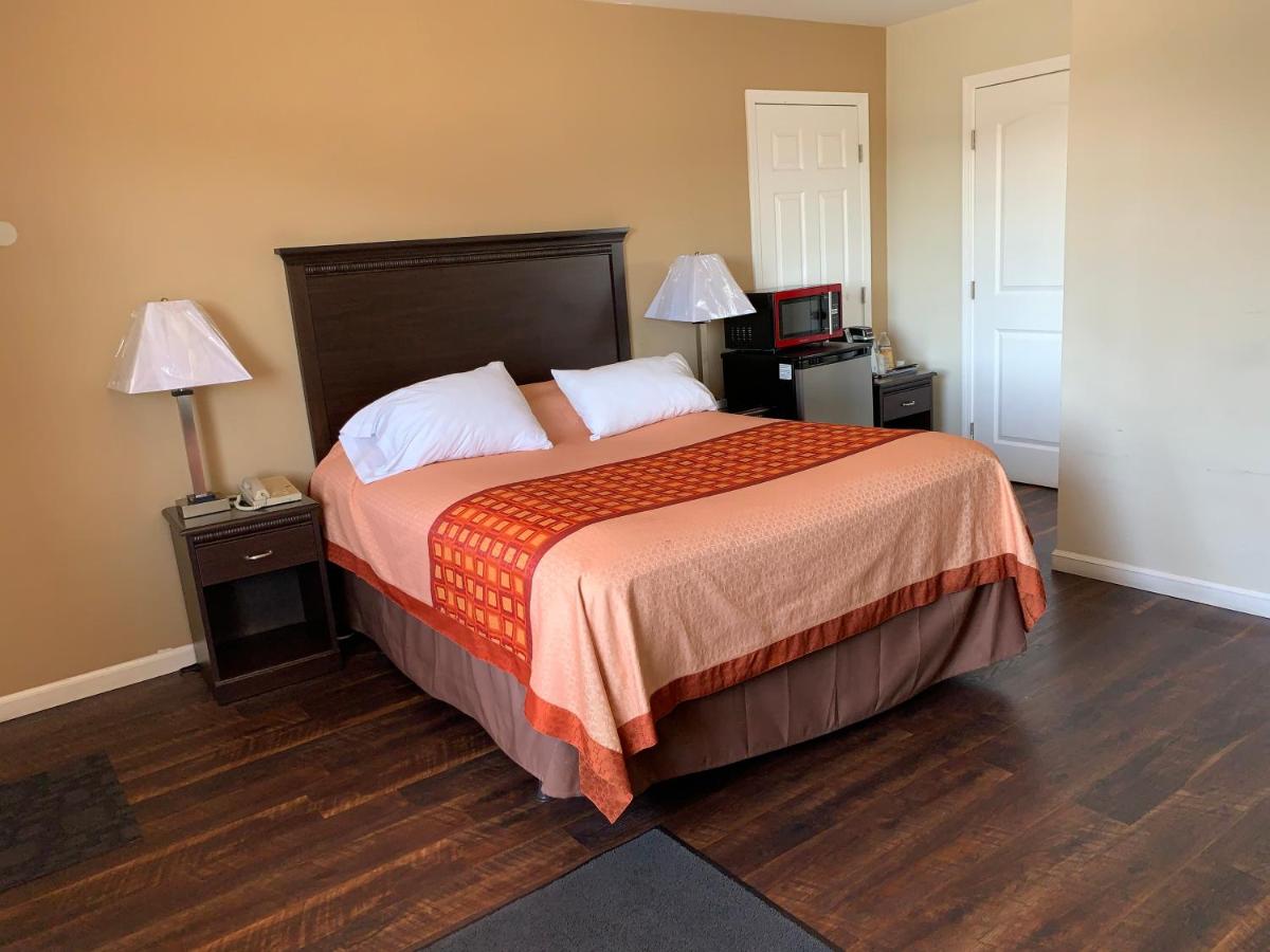 Redwood Inn — photo 21