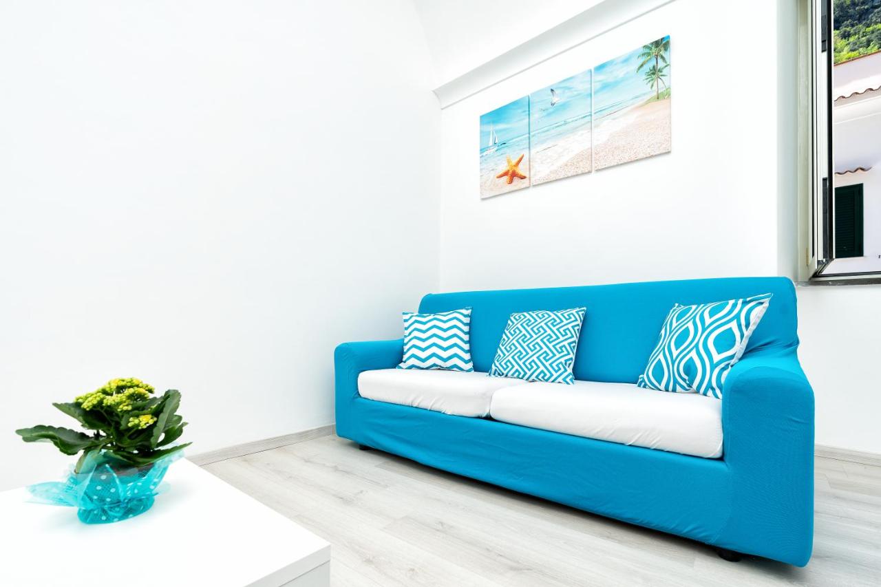 Casa Acqua Marina - ONLY 6 STEPS FROM THE MAIN ROAD - 3