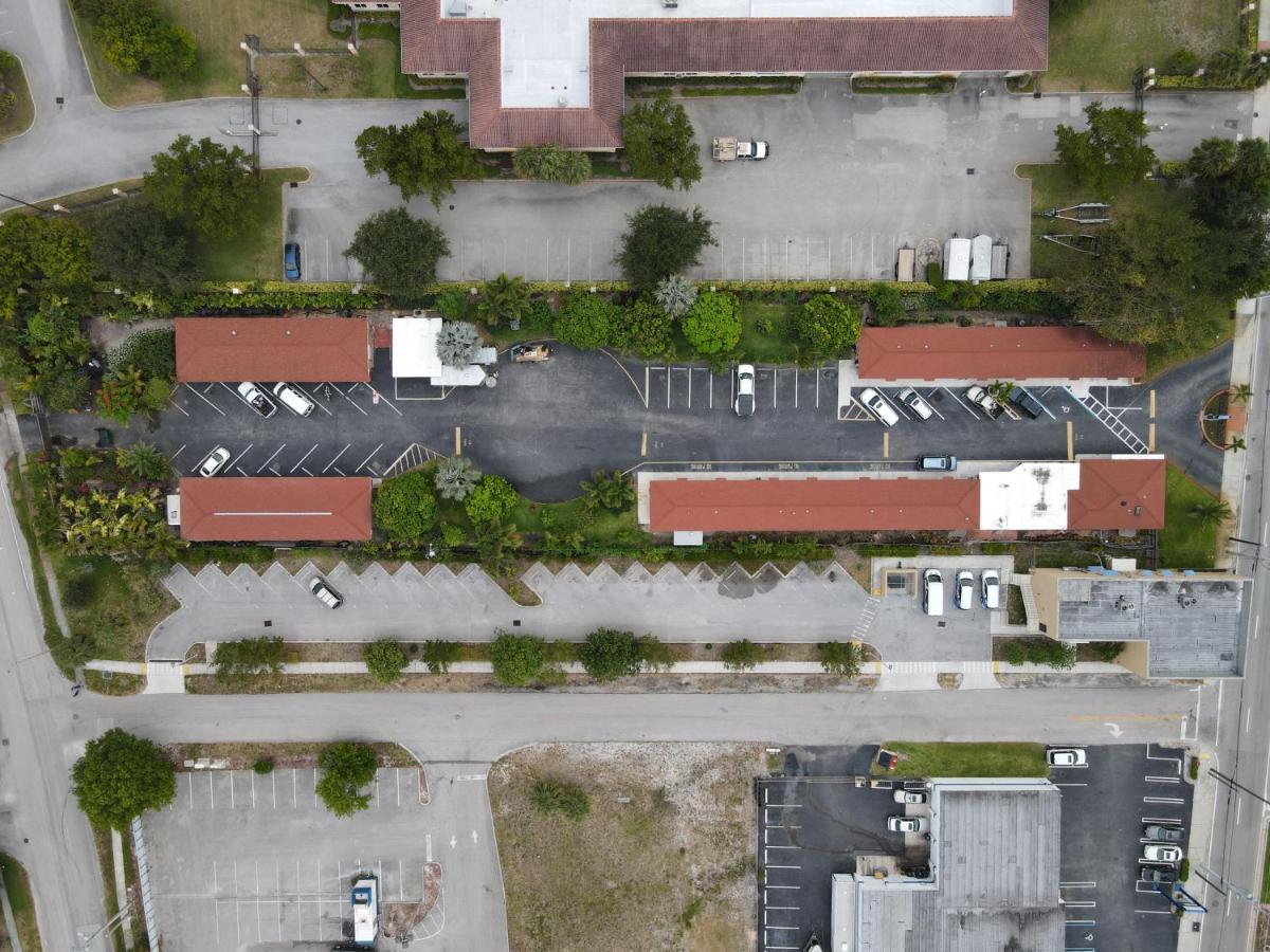 Travel Inn Lake Worth Beach — photo 12