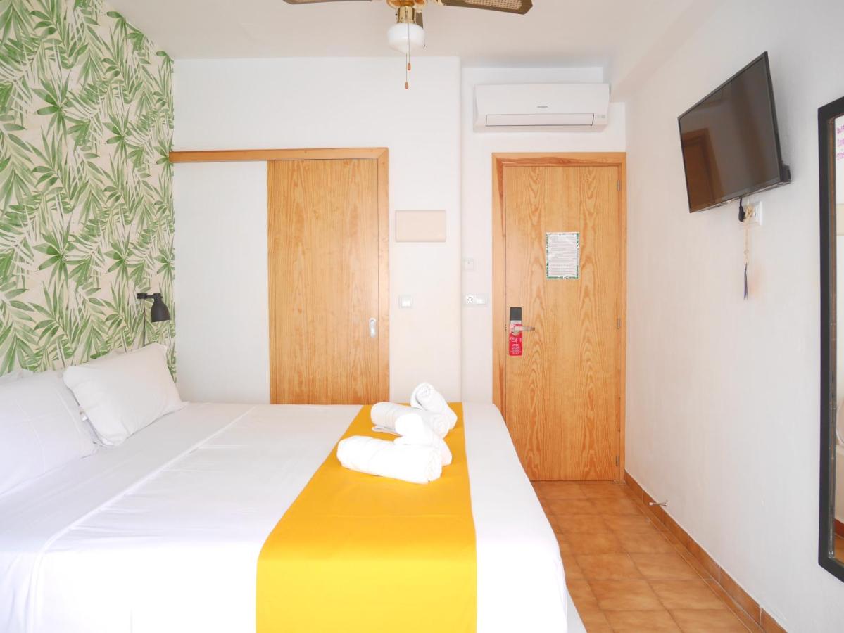 Nanit Rooms Ibiza Hostal, Santa Eulària des Riu – Precios ...